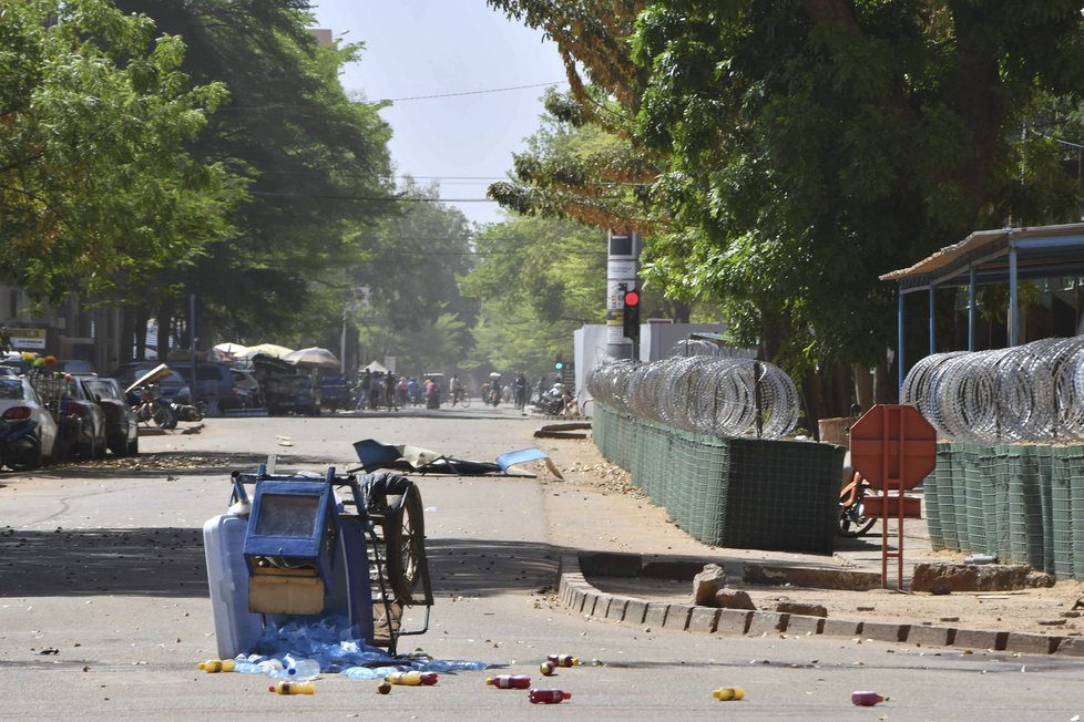Extremisté v Burkině Faso v minulosti útočili na armádu a ambasádu Francie (03.03.2018)