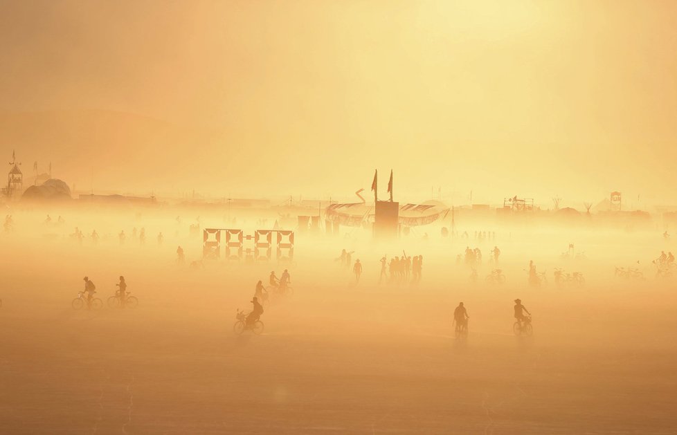 Netradiční festival se koná v nevadské poušti.