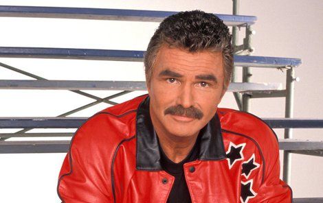 Burt Reynolds tak jak ho fanoušci pamatují.