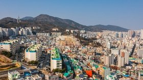 Město Pusan v Jižní Koreji.
