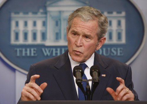 Bush varuje Obamu před útokem na USA