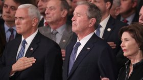 Uctění památky zesnulého prezidenta George Bushe staršího v rotundě Kapitolu (4.12.2018)