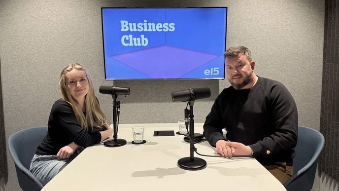 Ředitel festivalu Kamil Rudolf v podcastu Business Club popisuje, proč jsou velká jména stále dražší a jak se lze bránit před vystoupeními, která nesplní očekávání. Ředitel festivalu Kamil Rudolf v podcastu Business Club popisuje, proč jsou velká jména stále dražší a jak se lze bránit před vystoupeními, která nesplní očekávání.