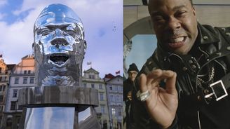 Pražská socha Davida Černého se objevila ve videoklipu známého amerického rappera