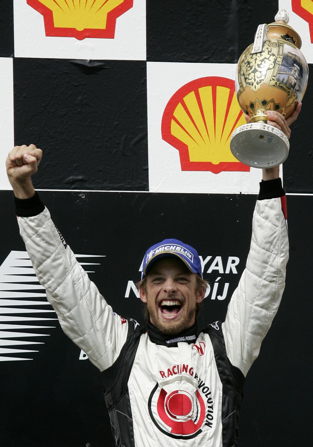 Bývalý jezdec Formule 1 Jenson Button prodává svůj luxusní obytný vůz