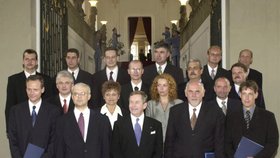 Jmenování vlády Vladimíra Špidly. Petra Buzková se stala ministryní školství. 15.7.2002