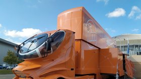 V Brně je na strojírenském veletrhu k vidění prototyp kamionu budoucnosti, navržený nedávno zesnulým geniálním konstruktérem Luigi Colanim.