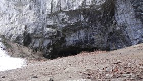 Jeskynní komplex Býčí skála i samotný přístup k němu je pro veřejnost až do poloviny června uzavřený.