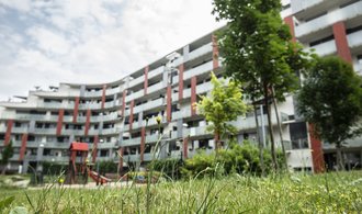 Průměrná cena staršího bytu v Česku klesla, stoupla jen v Brně