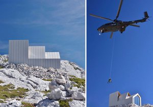 Moderní přístřešek pro horolezce musel do výšky 2025 metrů nad mořem dopravit vrtulník