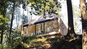Architekt navrhl pro svoji rodinu dům plující nad korunami stromů