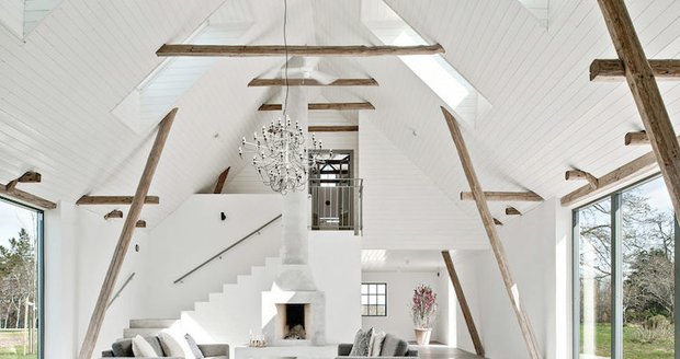 Ze dvojice stodol vznikl úchvatný moderní domov s rustikálními prvky