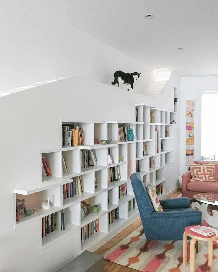 Pár se slabostí pro literaturu vytvořil domov, kde se žije dobře kočkám i lidem