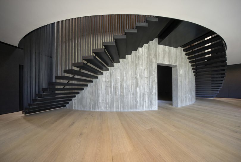 Abstraktní vila příjemně kombinuje domov s galerií umění