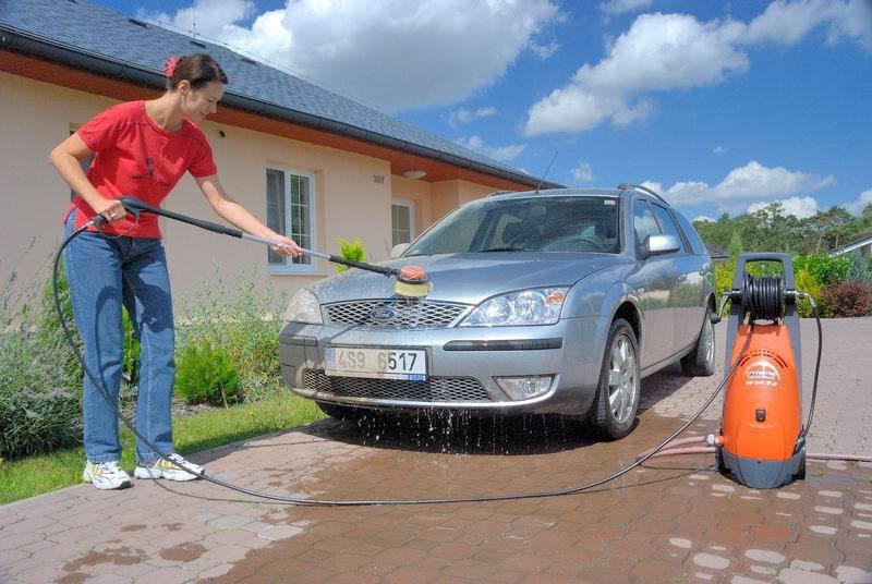 Rotačním kartáčem perfektně umyjete auto