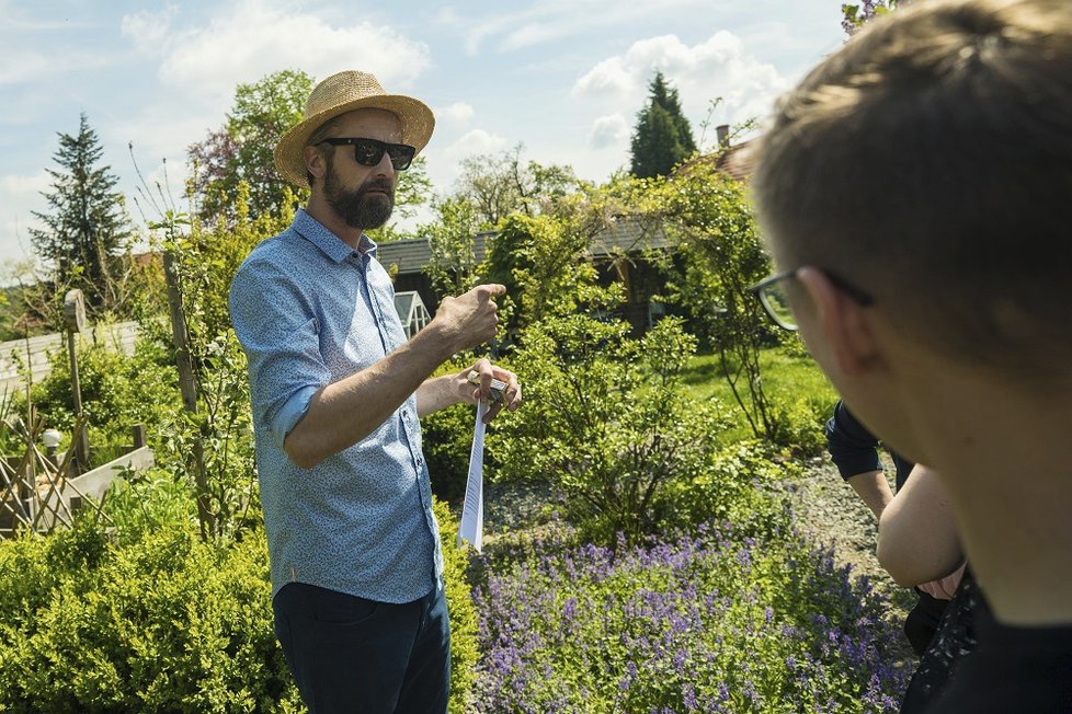 Nový díl Bydlet jako... vás přesvědčí, že vesnická kuchyně může být plná moderní techniky.