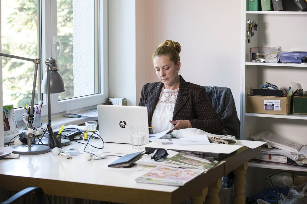 Nový díl Bydlet jako... vás přesvědčí, že vesnická kuchyně může být plná moderní techniky.