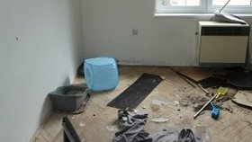 Muž (29) se pohádal s přítelkyní a začal demolovat byt.