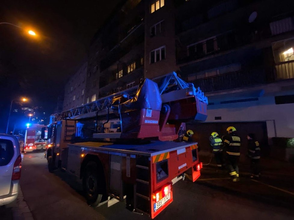 Hasiči vyjížděli na Vinohrady k požáru kuchyně.