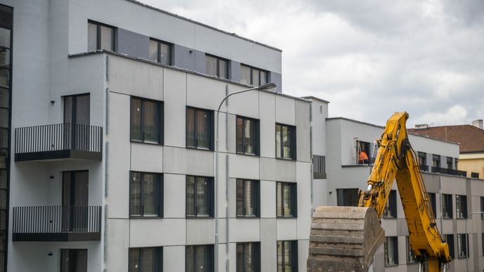 Oproti dubnu stavebnictví zaznamenalo nárůst o silná tři procenta, na kterém se podílelo přibližně stejně jak pozemní, tak i inženýrské stavitelství.