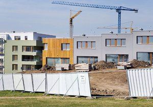 Brno chce od Masarykovy univerzity odkoupit pozemky včetně bývalých kolejí v lokalitě Komárov a postavit tu byty. Ilustrační foto