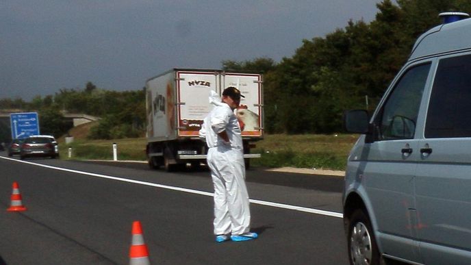 Bývalý kamion firmy Hyza, v němž na rakouské dálnici policie objevila desítky mrtvých imigrantů