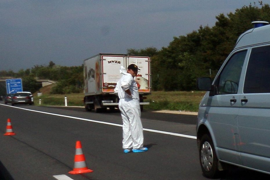 Bývalý kamion firmy Hyza, v němž na rakouské dálnici policie objevila desítky mrtvých imigrantů