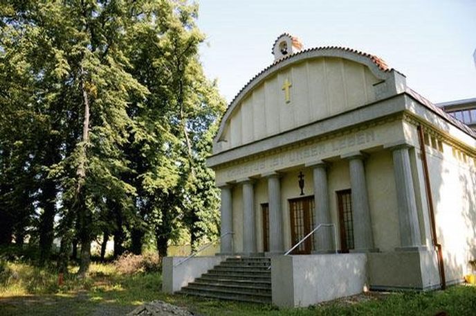 Bývalý německý evangelický hřbitov ve Strašnicích prošel kompletní rekonstrukcí. Charakter hřbitova byl přitom v co největší míře zachován.