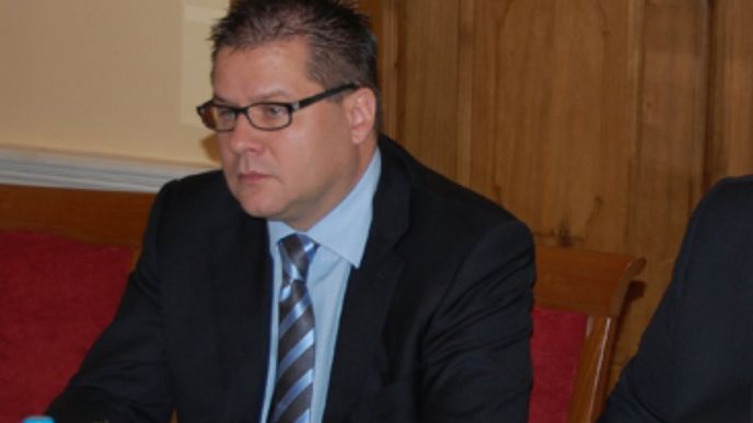 Bývalý ředitel dotačního úřadu Severozápad Petr Kušnierz půjde za přijímání úplatků a zneužití pravomoci veřejného činitele na pět let do vězení. (zdroj Severozápad)