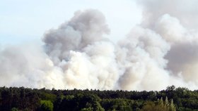 S obřím požárem na Hodonínsku bojují hasiči dlouhé hodiny