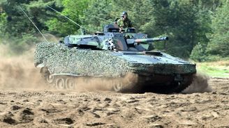 Cena za švédské obrněnce CV90 vzroste o vyšší desítky miliard. Ve smlouvě chybí servis a munice