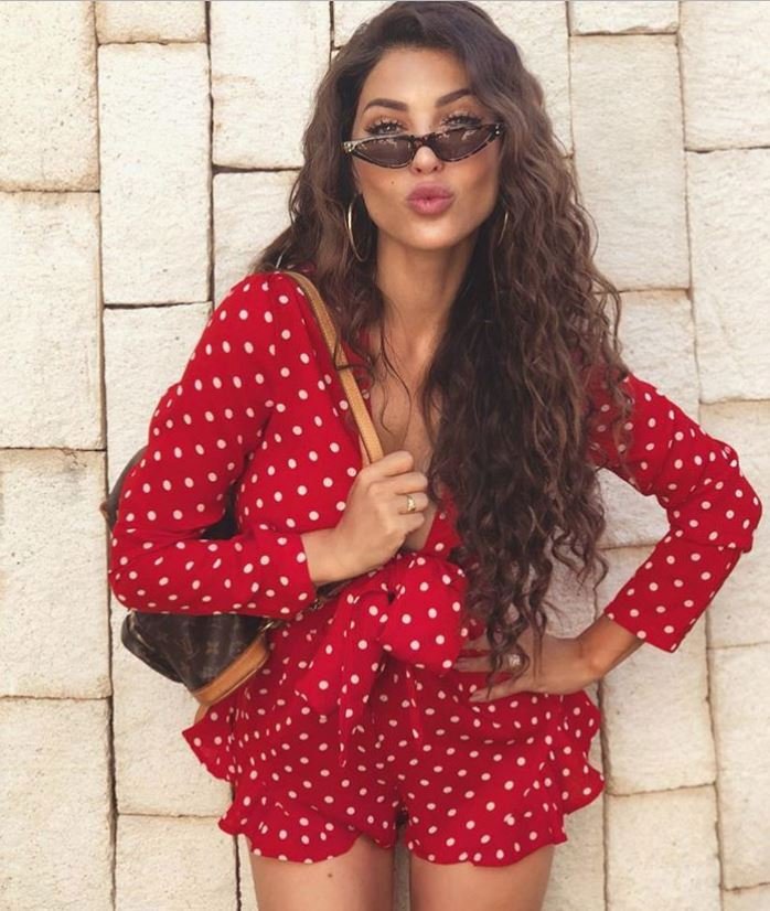 Půvabná modelka a herečka Yolanthe Cabauová