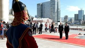 Prezidenti: Cachjagín Elbegdordž vítal Vladimira Putina v Ulánbátaru (2014).
