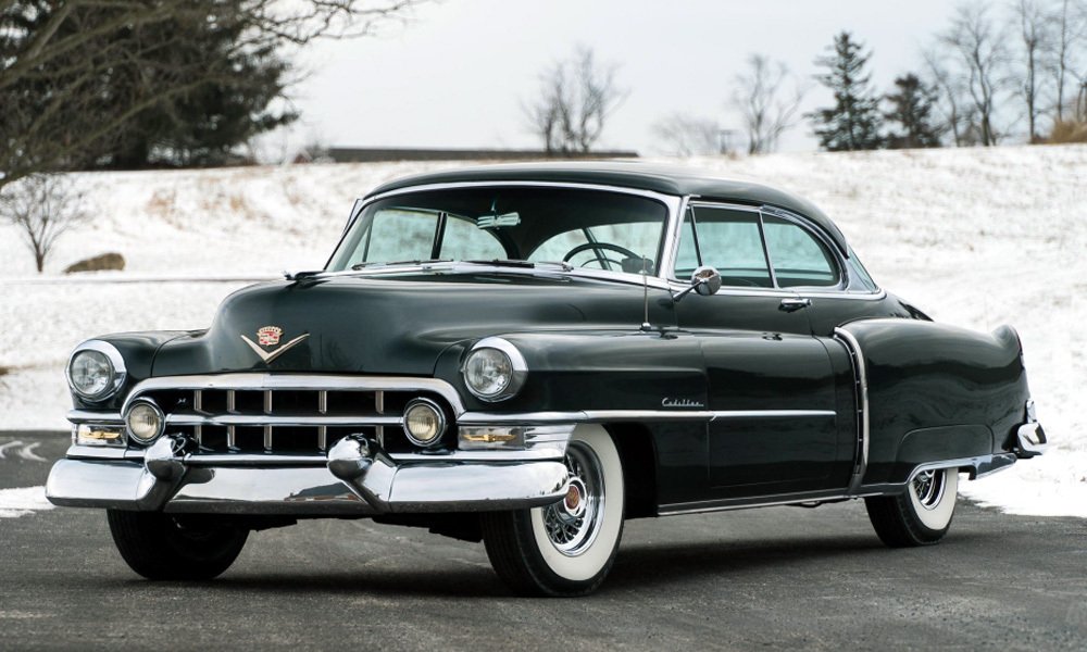 Cadillac 62 Club Coupe z roku 1952.