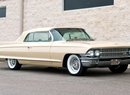 Cadillac ročníku 1961 a 1962 (na obrázku) měl střešní sloupky A zahnuté ve tvaru bumerangu, od roku 1963 už měly vozy Cadillac tyto sloupky rovné.