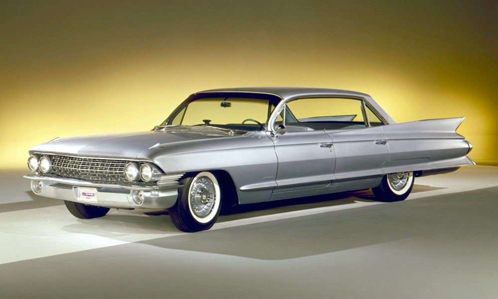 Prvním modelem sedmé generace vozů Cadillac série 62 byl ročník 1961. Na obrázku je Hardtop Sedan.