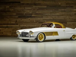 Pozlacený cadillac zničil hurikán Andrew. Nyní stanovil nový aukční rekord