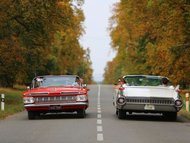 Cadillac Biarritz 1959 vs Chevrolet Impala 1959