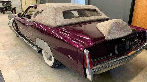 Bláznivě upravený Cadillac Eldorado z filmu Austin Powers může být váš!