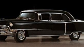 Cadillac Fleetwood: vůz, v němž vozil Presley kapelu, míří do aukce