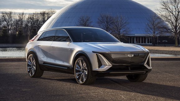 Cadillac představuje koncept elektromobilu Lyriq. Slibuje dojezd 500 km a příznivou cenu