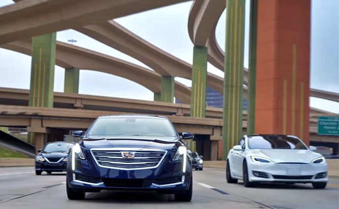Další reklamní rýpnutí do Tesly, krátkým spotem tentokrát provokuje Cadillac