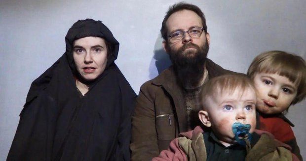 Únos, znásilnění a potrat: Rodina unesená Tálibánem promluvila. Přestoupili k islámu?
