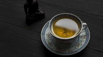 Všechno, co se nám děje, má svůj důvod. Nebo ne? Jak nechat věci plavat Všechno, co se nám děje, má svůj důvod. Nebo ne? Jak nechat věci plavat