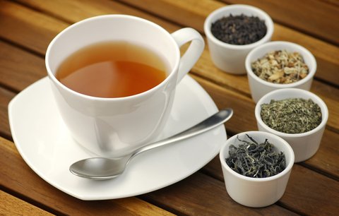 Který čaj je v zimě skutečně zdravý? Černý, zelený nebo ovocný?