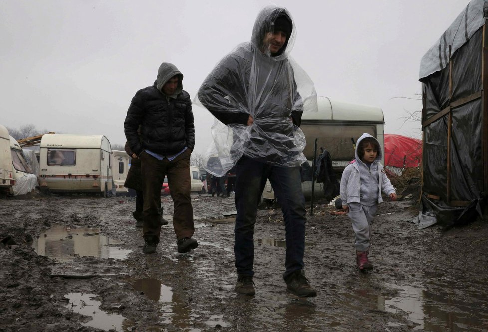 Uprchlické městečko u Calais