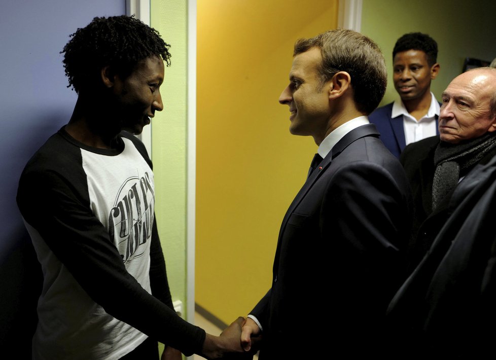 Francouzský prezident Emmanuel Macron v Calais promluvil o migraci.
