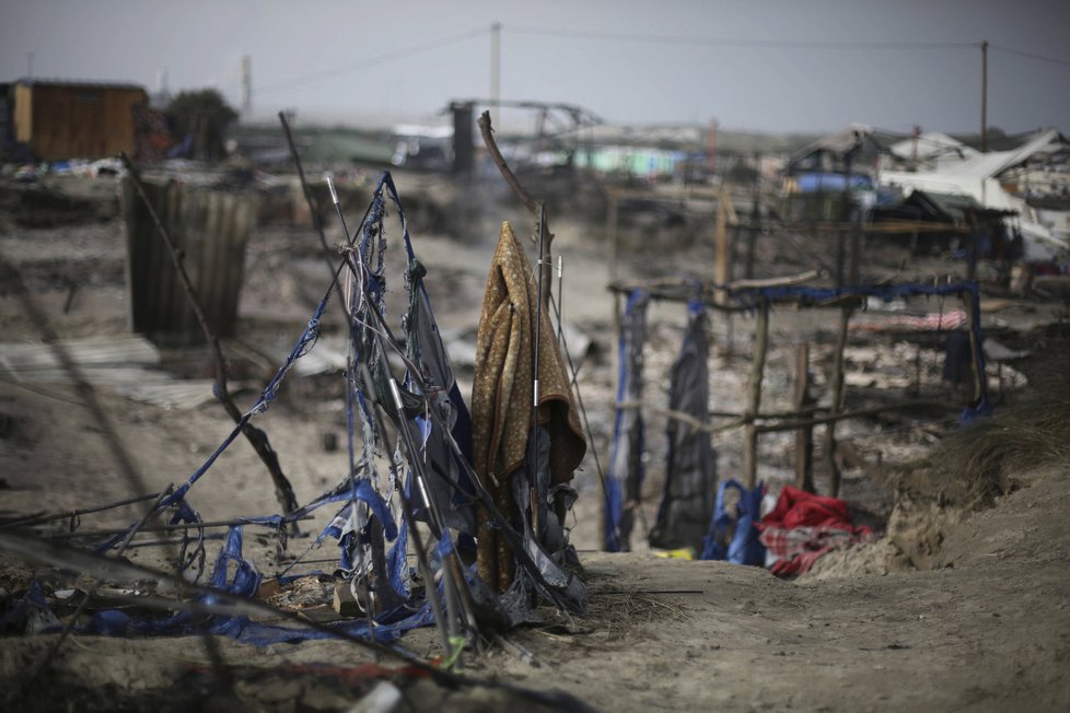 Zbytky dnes už bývalého uprchlického tábora ve francouzském Calais