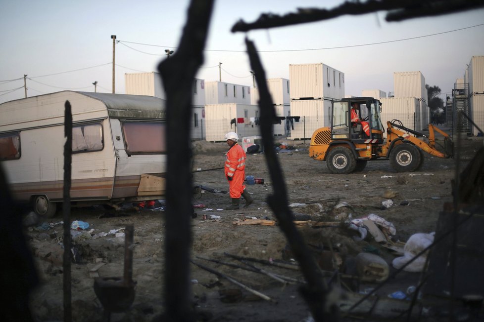 Zbytky dnes už bývalého uprchlického tábora ve francouzském Calais