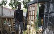 Zimako Jones utekl z Nigerie a v táboře postavil školu pro dvacet žáků